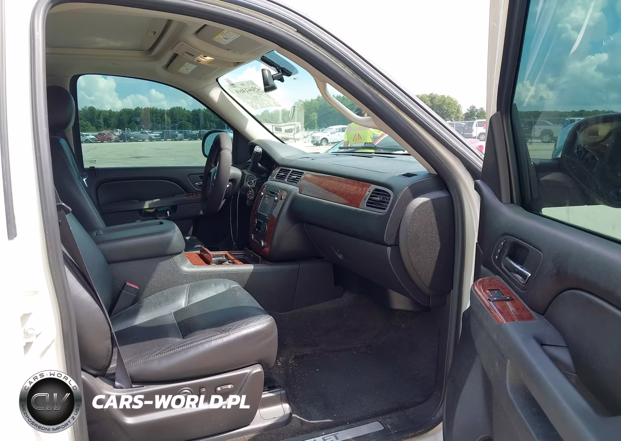 2012 Chevrolet Tahoe Ltz VIN:1GNSKCE08CR198007 - 5
