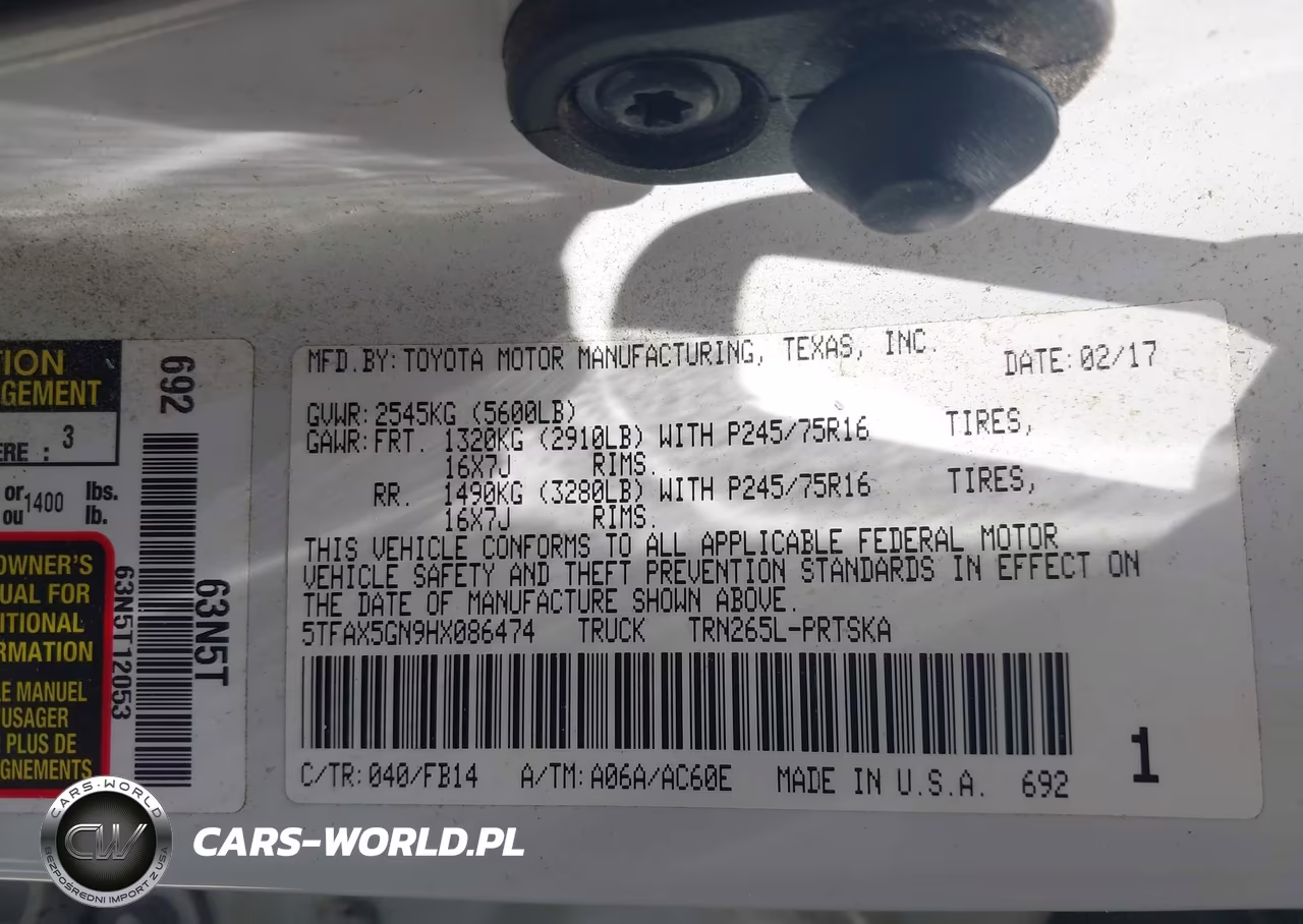 2017 Toyota Tacoma Sr VIN:5TFAX5GN9HX086474 - 9