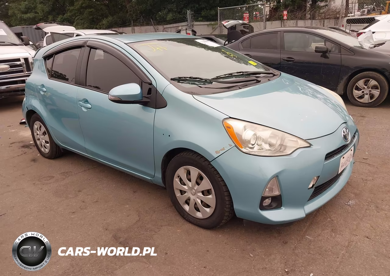 2013 Toyota Prius C Three
