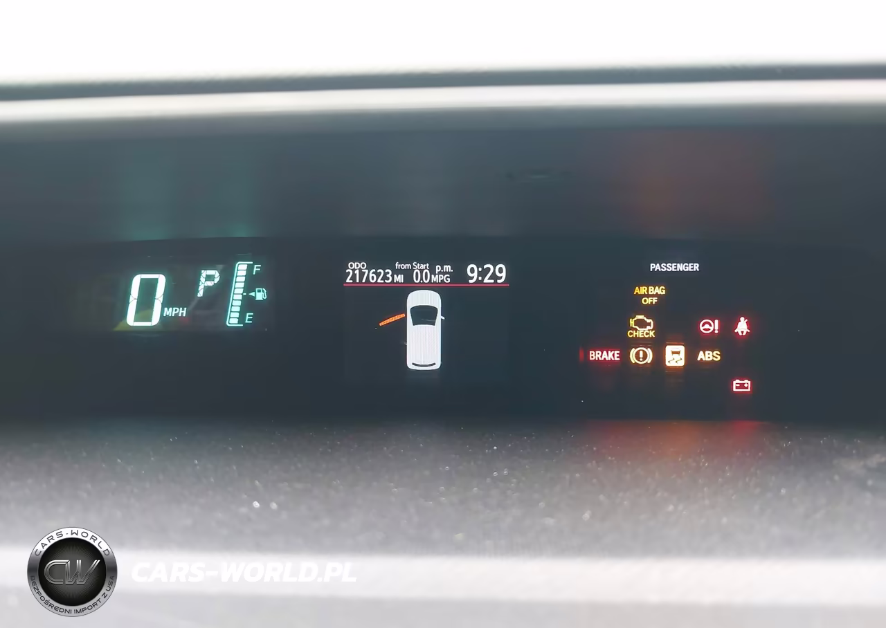 2013 Toyota Prius C Three VIN:JTDKDTB36D1048320 - 7