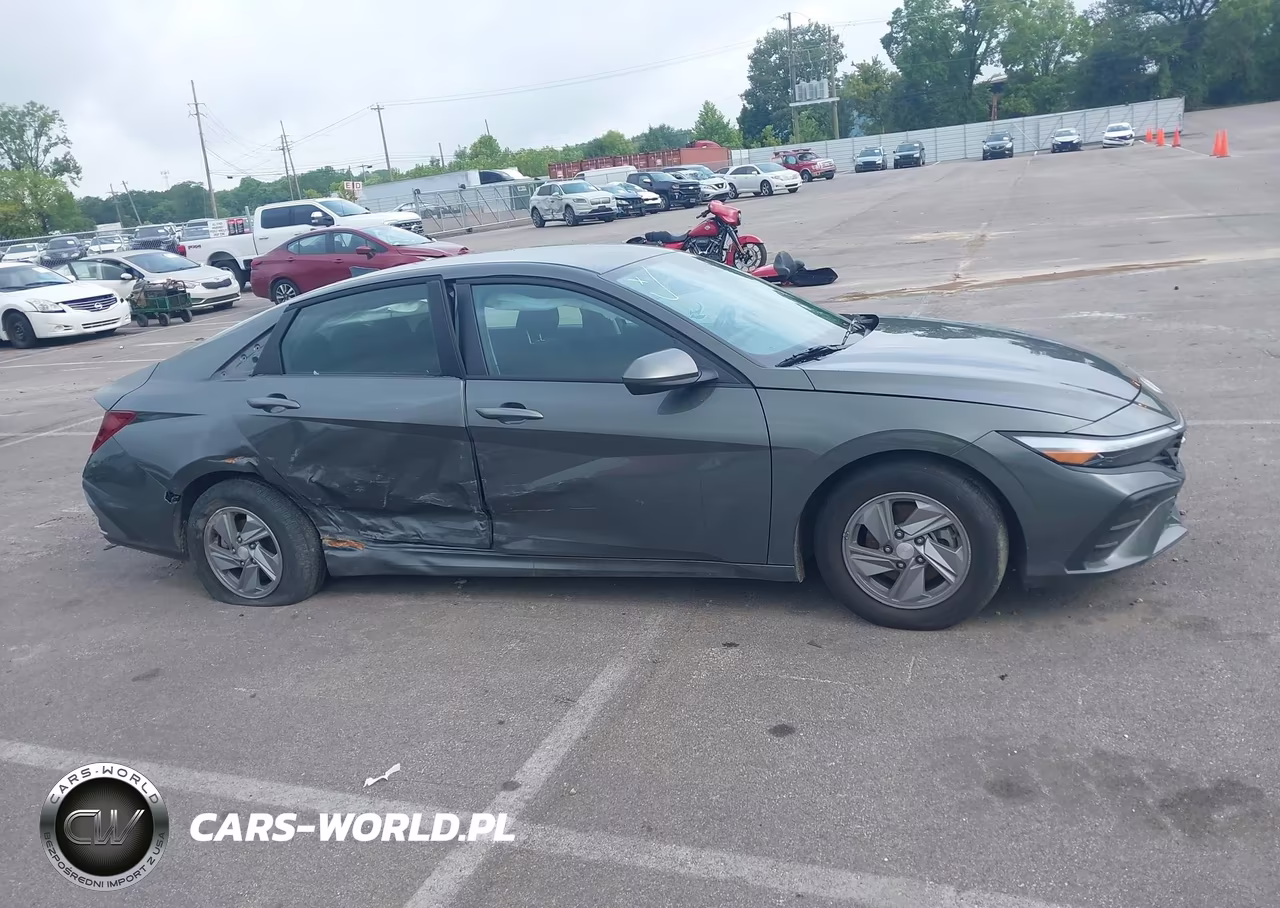 2026 Hyundai Elantra Se VIN:KMHLL4DG6TU167944 - 13