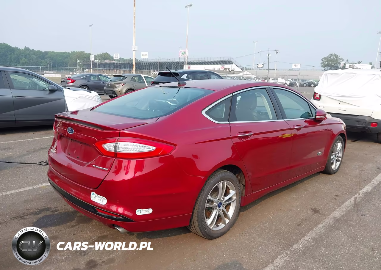 2015 Ford Fusion Energi Titanium VIN:3FA6P0SU3FR217417 - 4