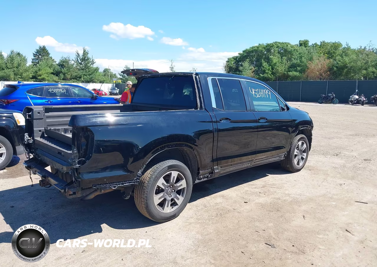 2017 Honda Ridgeline Rtl-T VIN:5FPYK3F63HB018068 - 4
