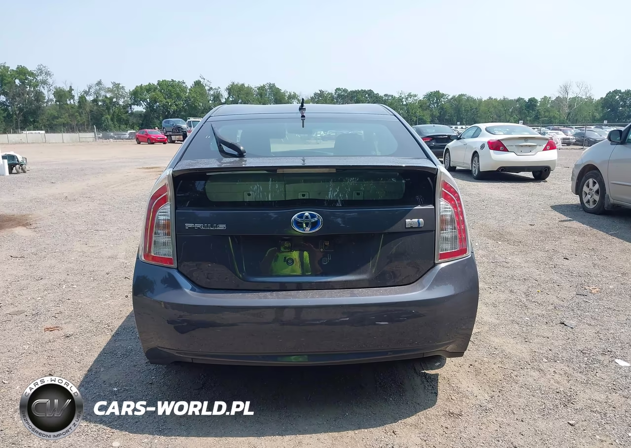 2013 Toyota Prius Two VIN:JTDKN3DU0D1716888 - 17