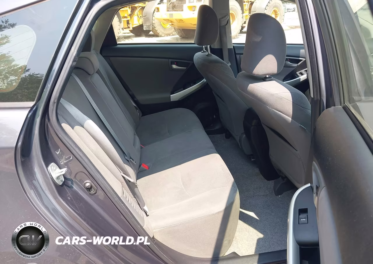 2013 Toyota Prius Two VIN:JTDKN3DU0D1716888 - 8
