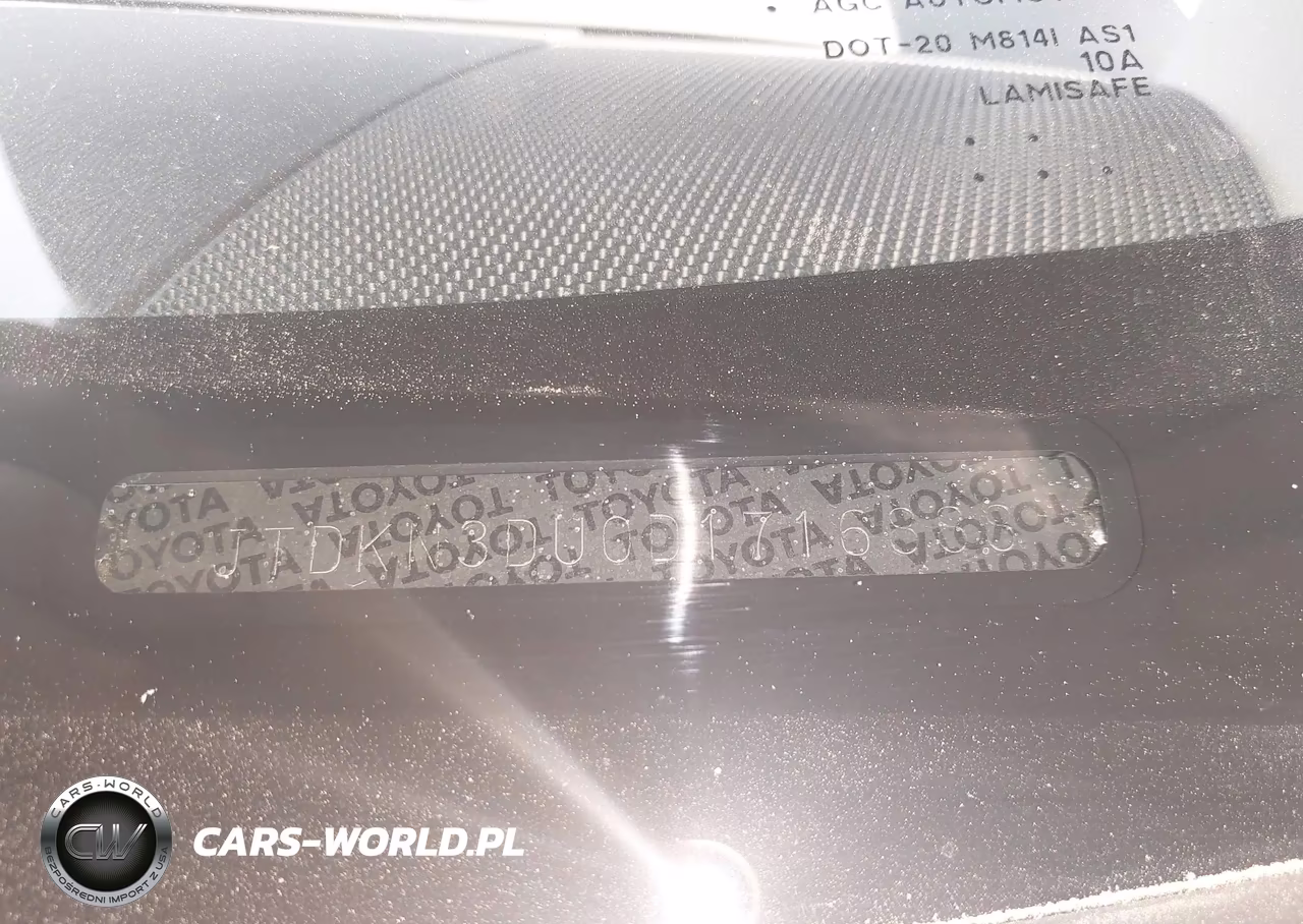 2013 Toyota Prius Two VIN:JTDKN3DU0D1716888 - 9