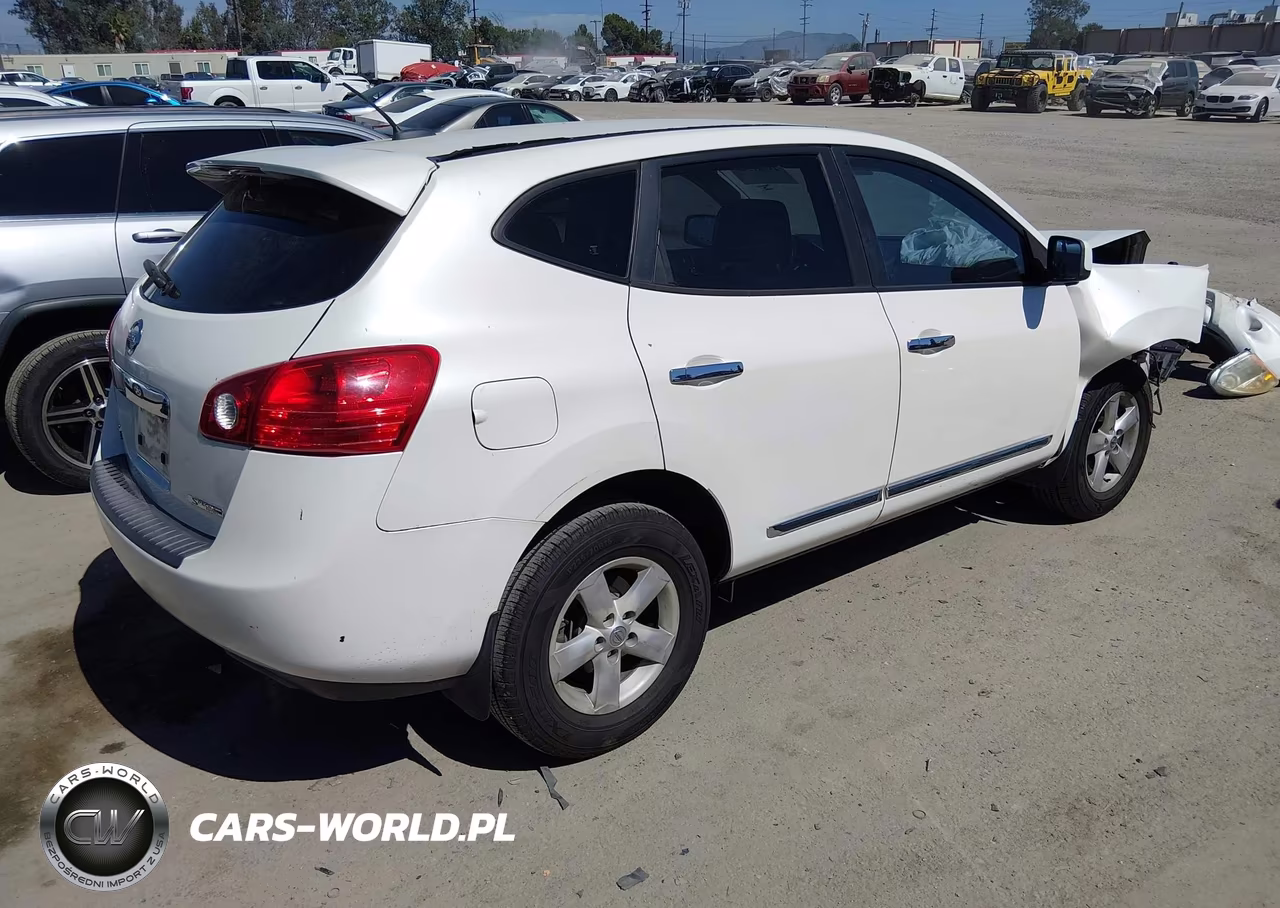2013 Nissan Rogue S VIN:JN8AS5MT6DW508996 - 4