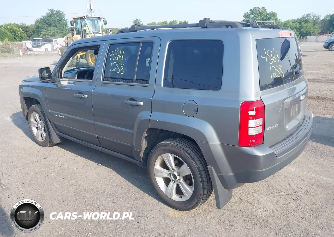 2014 Jeep Patriot Latitude VIN:1C4NJRFB9ED626307 - 3