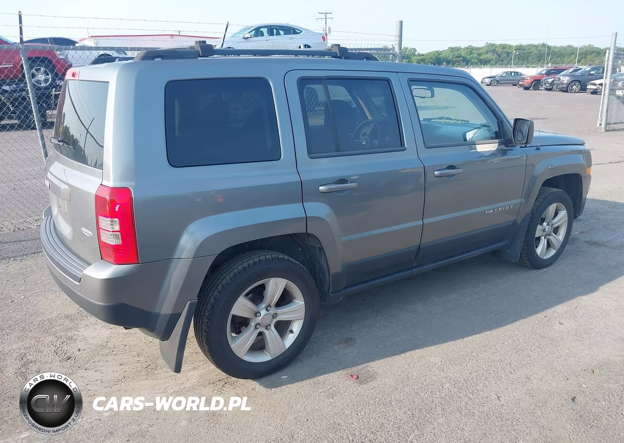 2014 Jeep Patriot Latitude VIN:1C4NJRFB9ED626307 - 4