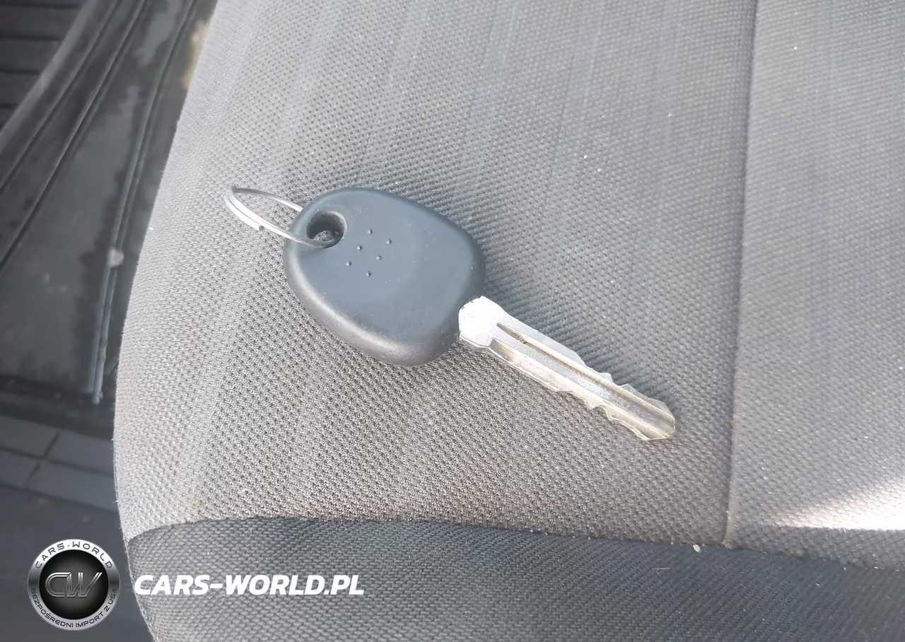 2018 Kia Forte S VIN:3KPFL4A77JE221866 - 11