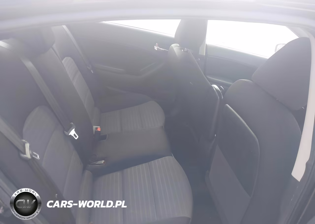 2018 Kia Forte S VIN:3KPFL4A77JE221866 - 8