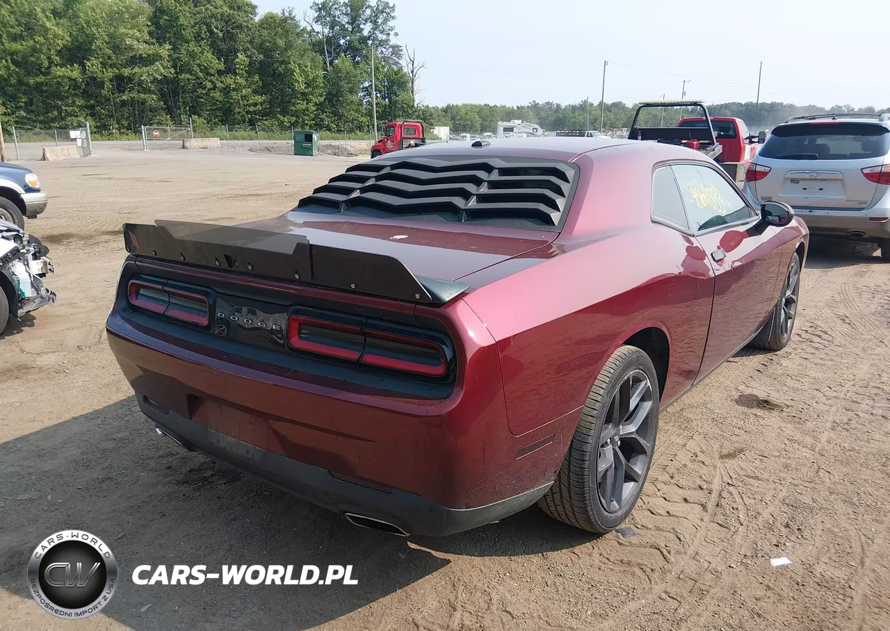 2019 Dodge Challenger Sxt VIN:2C3CDZAGXKH683152 - 4