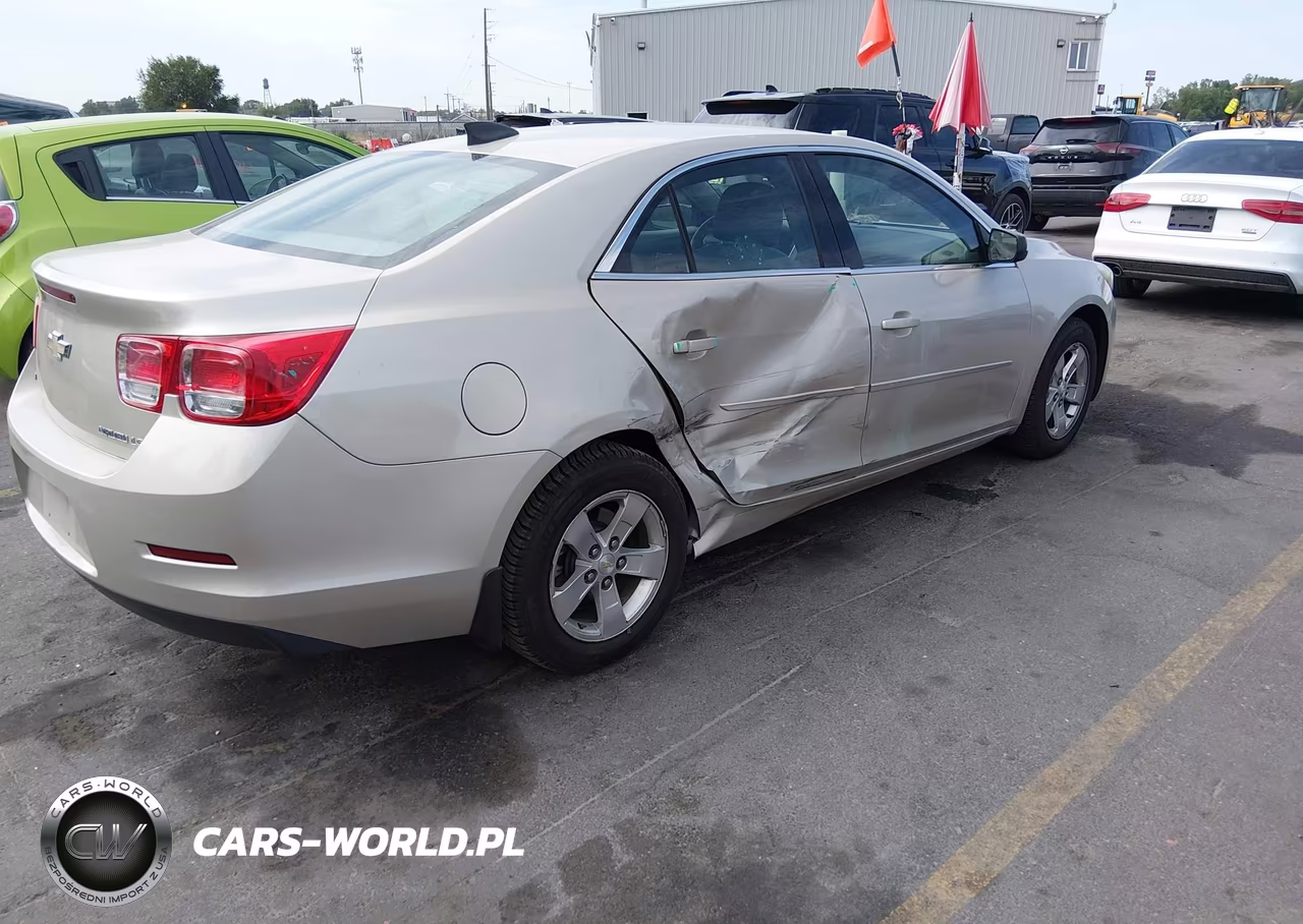 2015 Chevrolet Malibu Ls VIN:1G11B5SL7FF134375 - 4