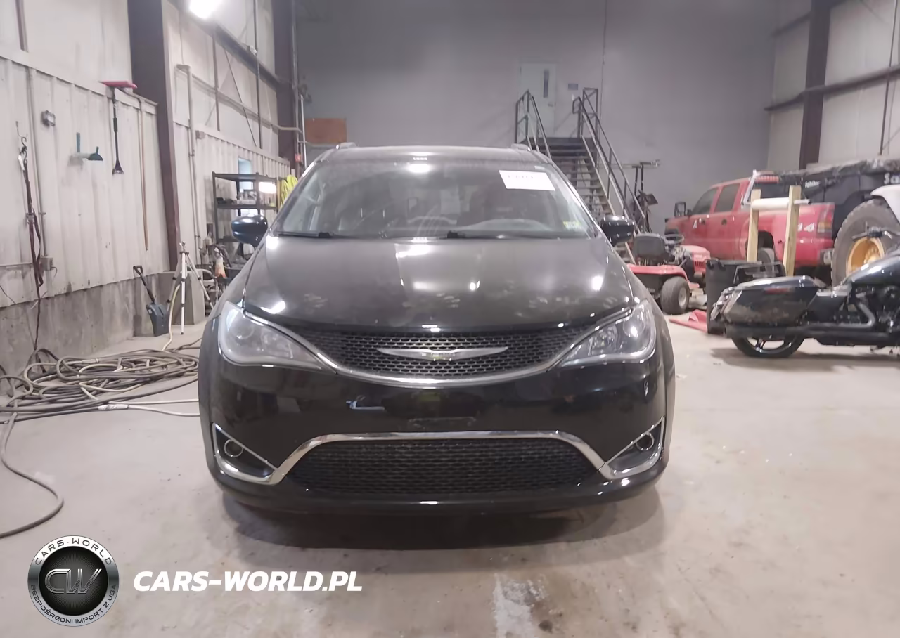 2017 Chrysler Pacifica Touring-L VIN:2C4RC1BG3HR554892 - 12