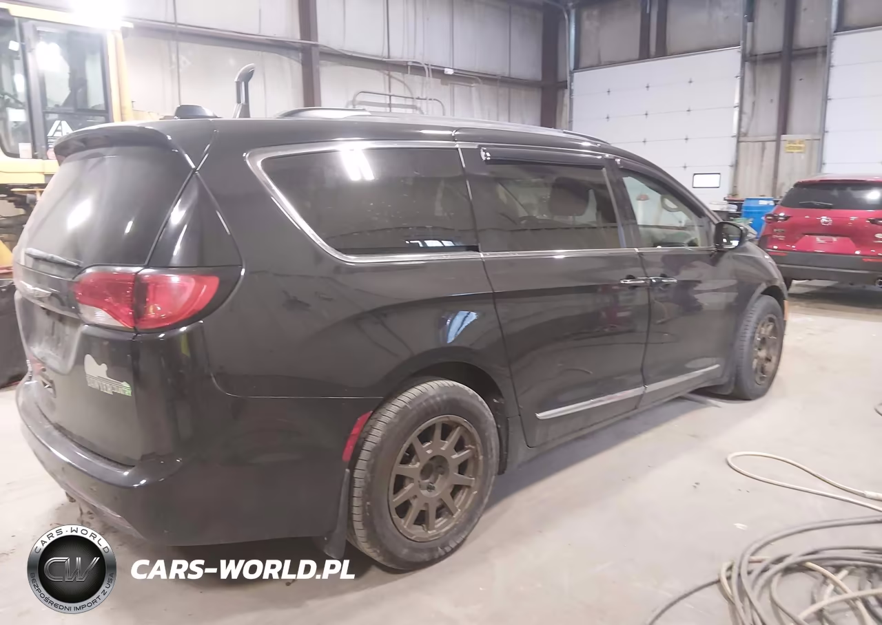 2017 Chrysler Pacifica Touring-L VIN:2C4RC1BG3HR554892 - 13