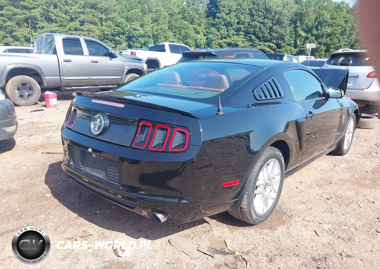2013 Ford Mustang V6 Premium VIN:1ZVBP8AM1D5250552 - 4