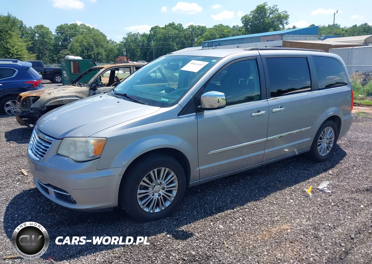 2013 Chrysler Town & Country Touring-L VIN:2C4RC1CG0DR590130 - 2