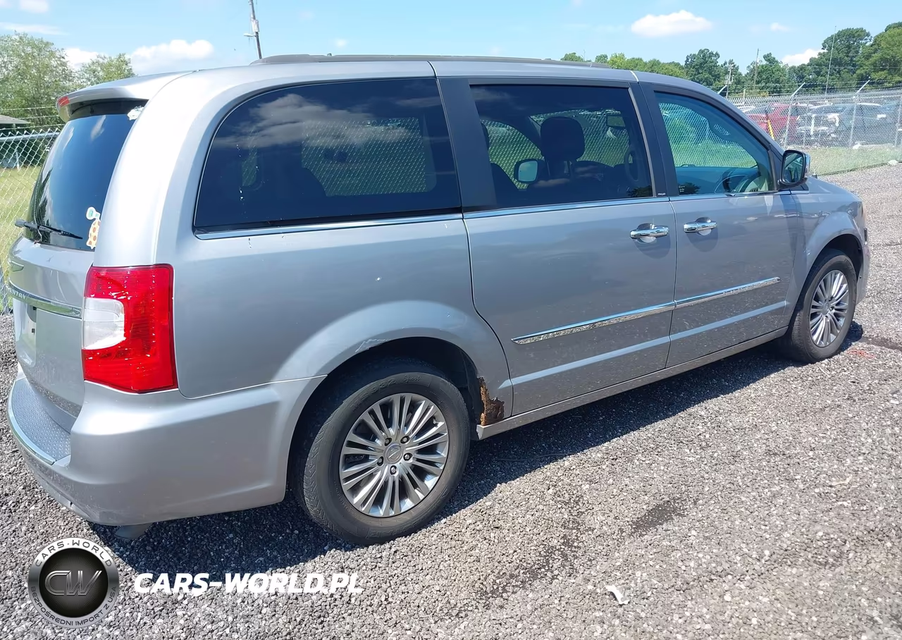 2013 Chrysler Town & Country Touring-L VIN:2C4RC1CG0DR590130 - 4