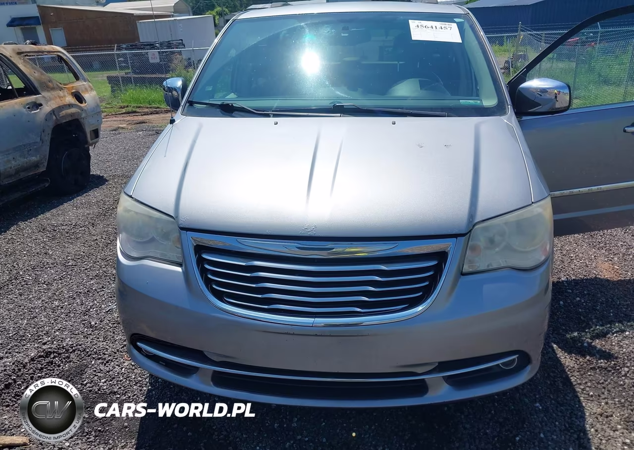 2013 Chrysler Town & Country Touring-L VIN:2C4RC1CG0DR590130 - 6