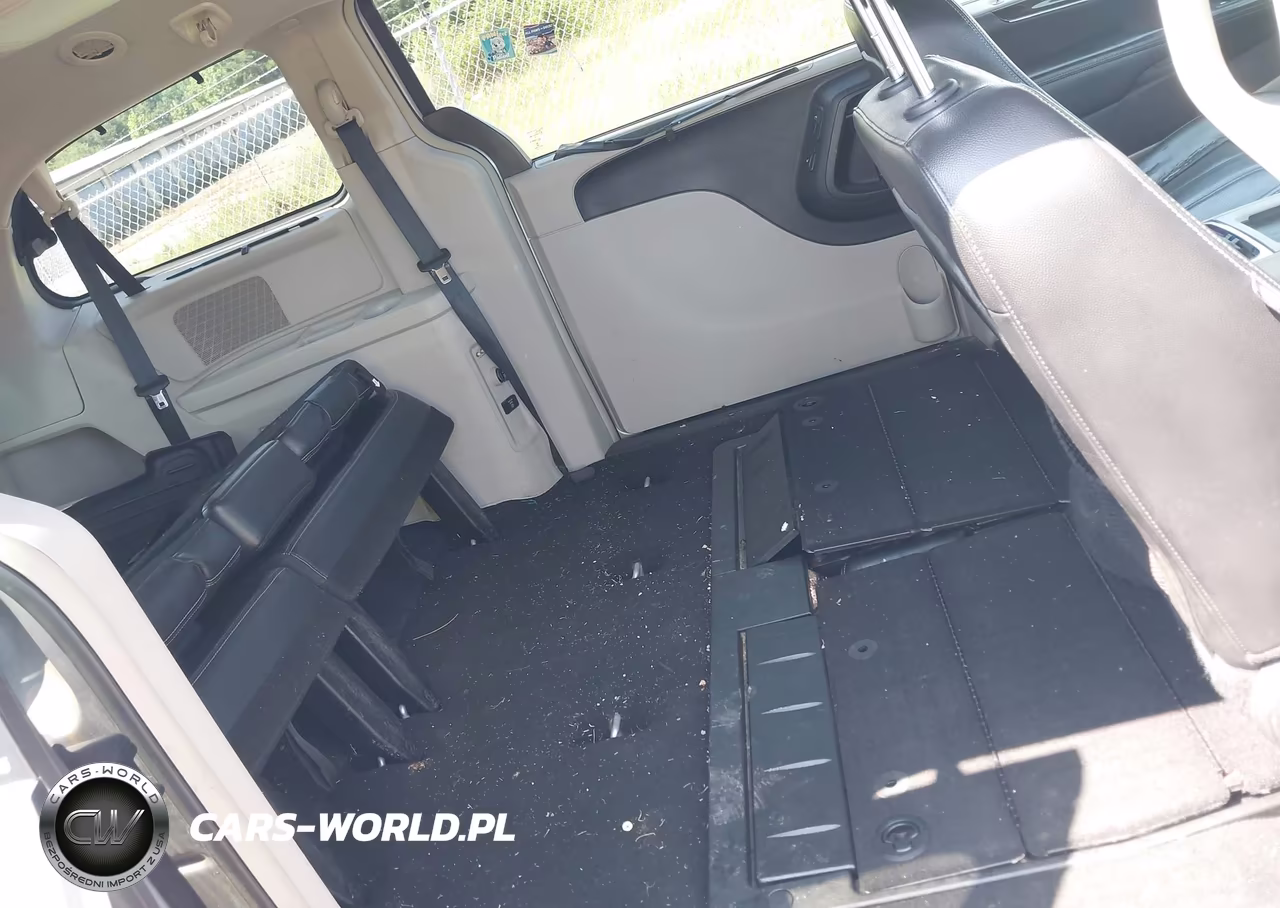 2013 Chrysler Town & Country Touring-L VIN:2C4RC1CG0DR590130 - 8