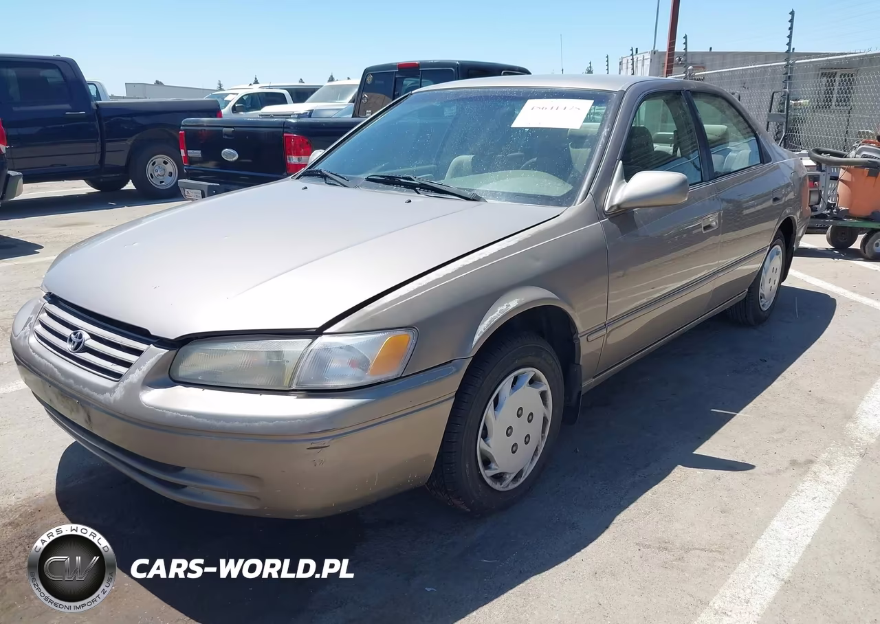 1999 Toyota Camry Le VIN:4T1BG22K3XU916135 - 2