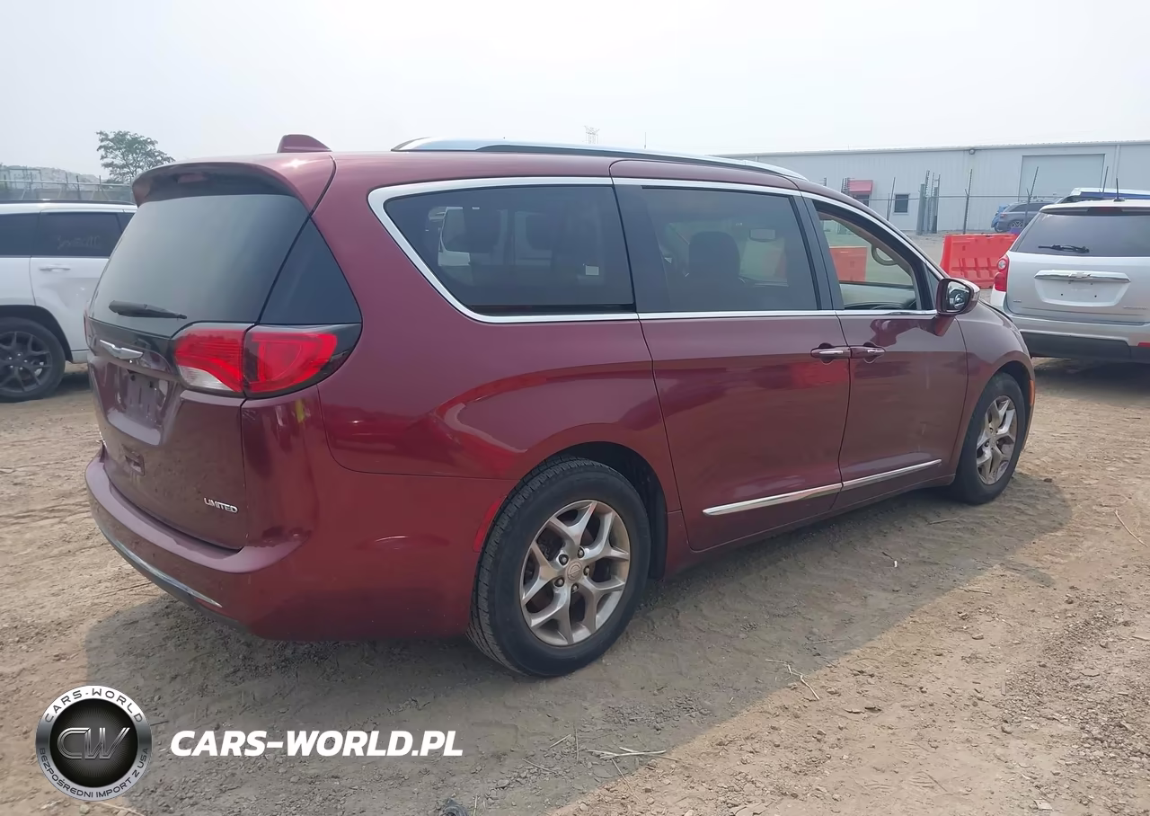 2018 Chrysler Pacifica Limited VIN:2C4RC1GG1JR269073 - 4