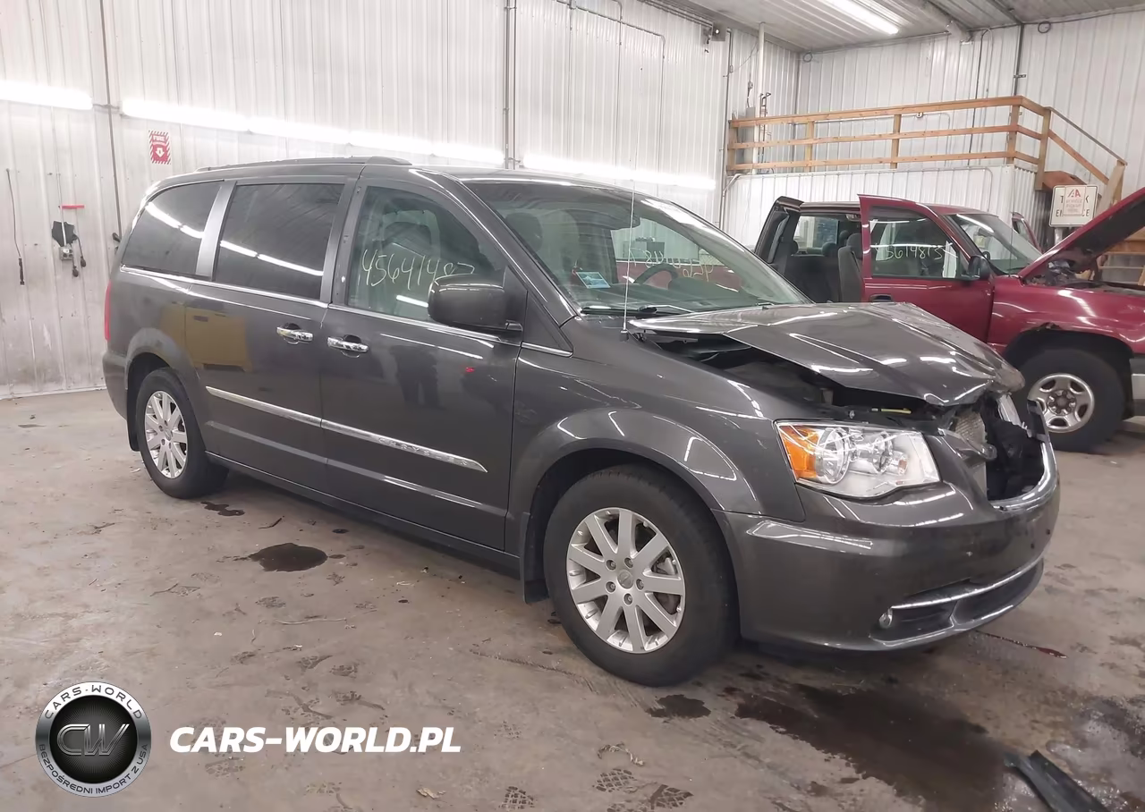 2015 Chrysler Town & Country Touring – zdjęcie 1 z 16