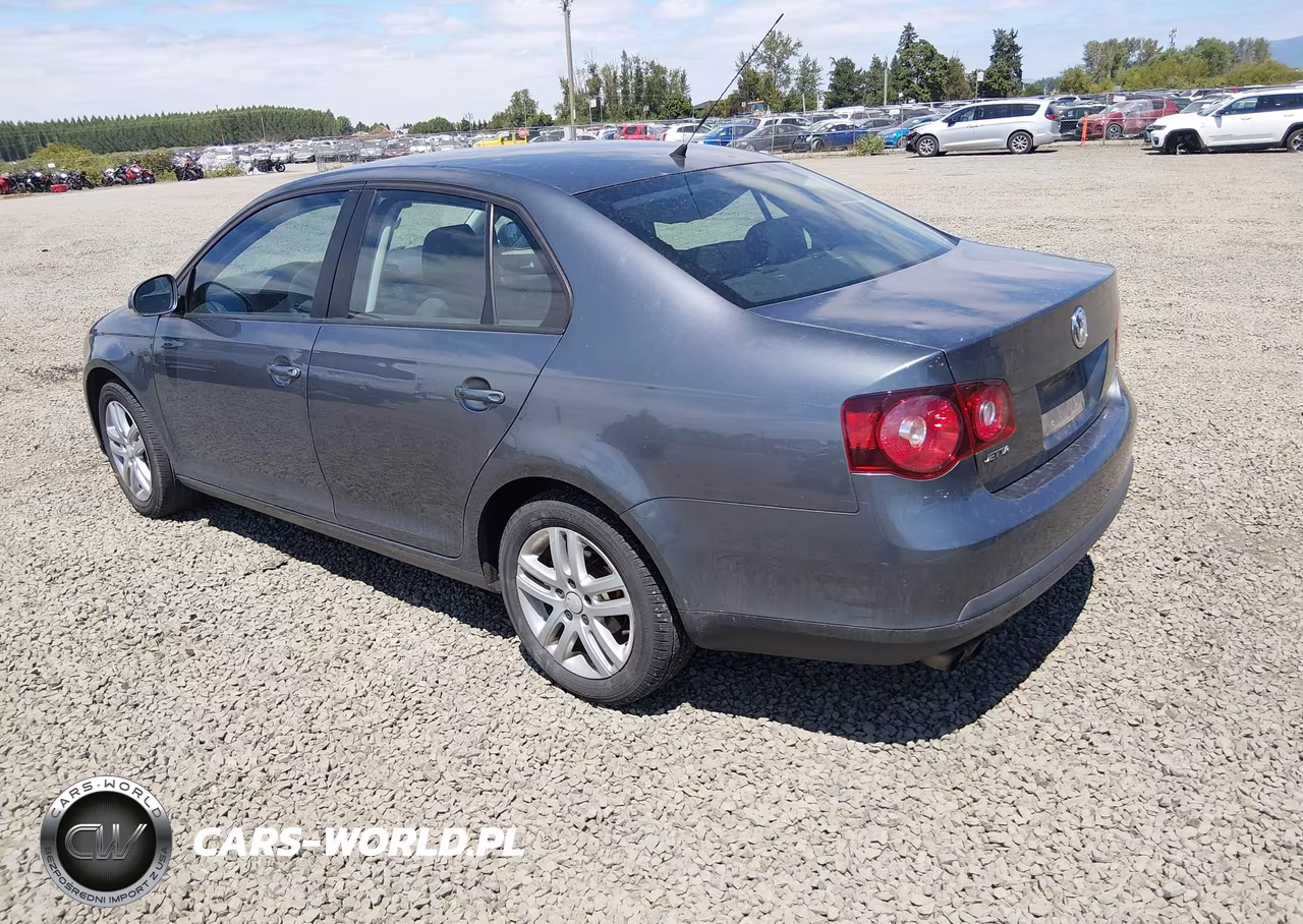 2010 Volkswagen Jetta S VIN:3VWJZ7AJ2AM018764 - 3
