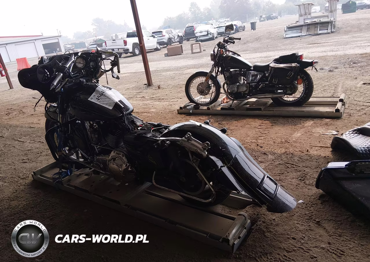 2011 Harley-Davidson Flhx VIN:1HD1KBM17BB636403 - 14