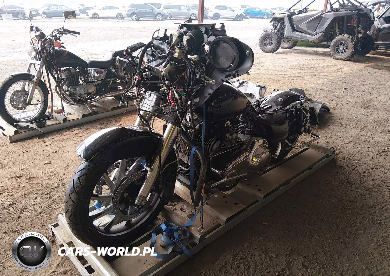 2011 Harley-Davidson Flhx VIN:1HD1KBM17BB636403 - 2