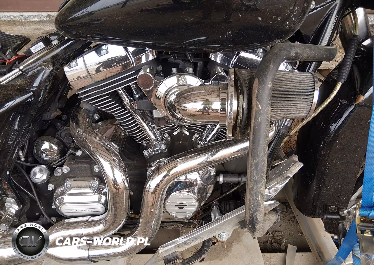 2011 Harley-Davidson Flhx VIN:1HD1KBM17BB636403 - 8