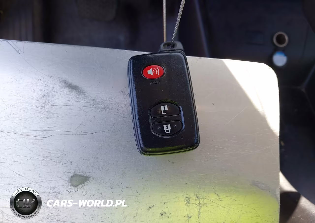 2014 Toyota Prius Two VIN:JTDKN3DU2E1742605 - 11