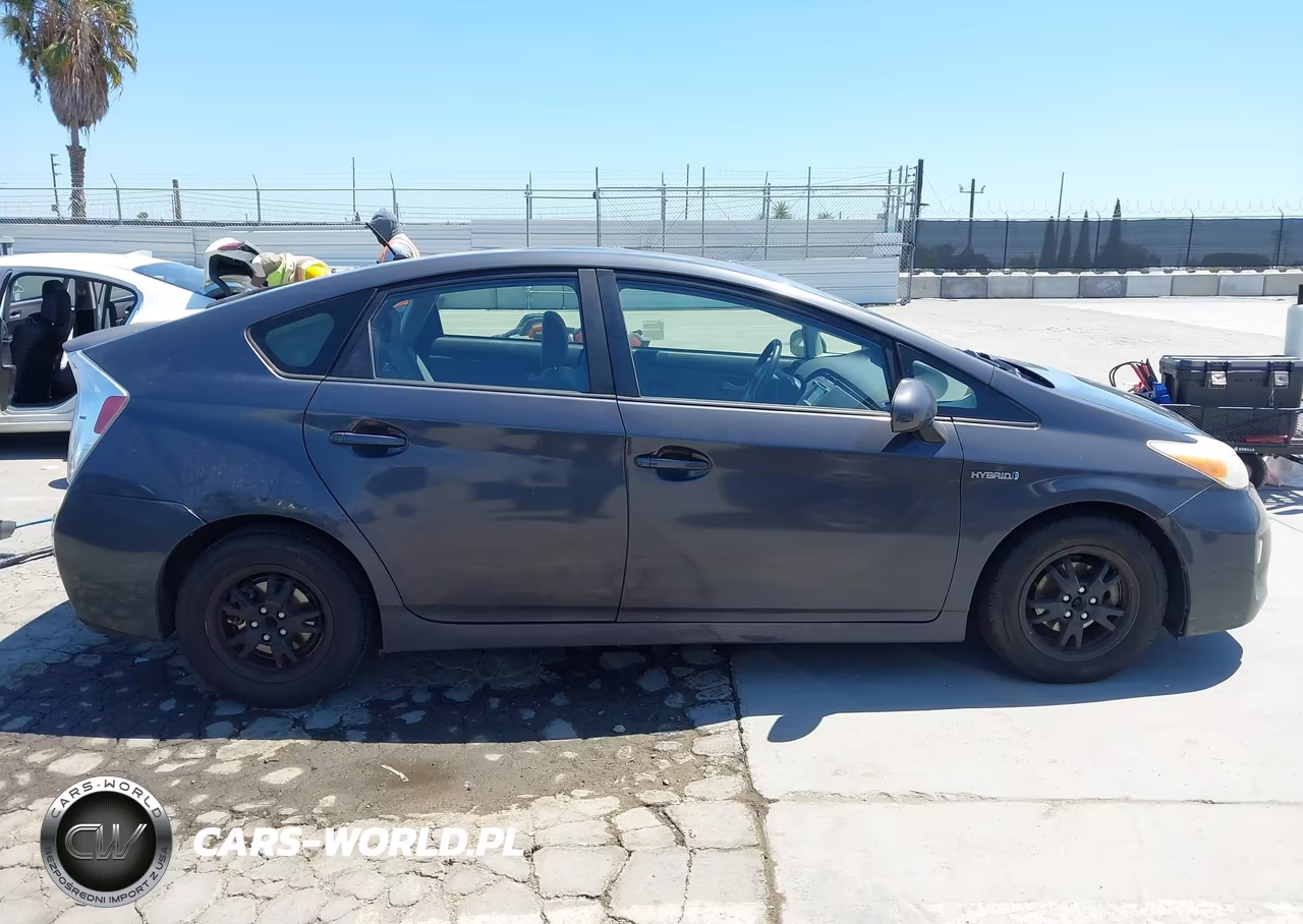 2014 Toyota Prius Two VIN:JTDKN3DU2E1742605 - 13