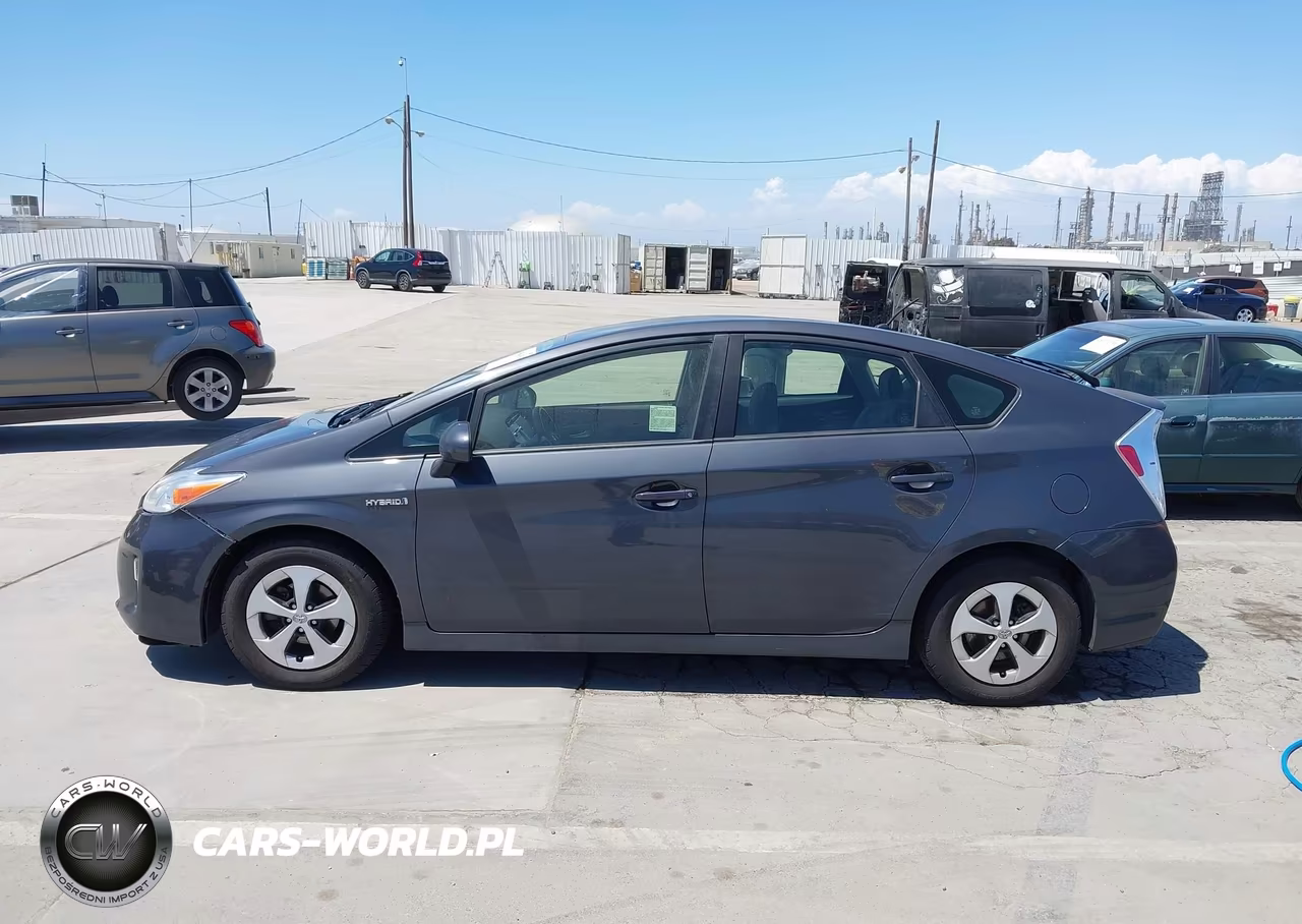 2014 Toyota Prius Two VIN:JTDKN3DU2E1742605 - 14