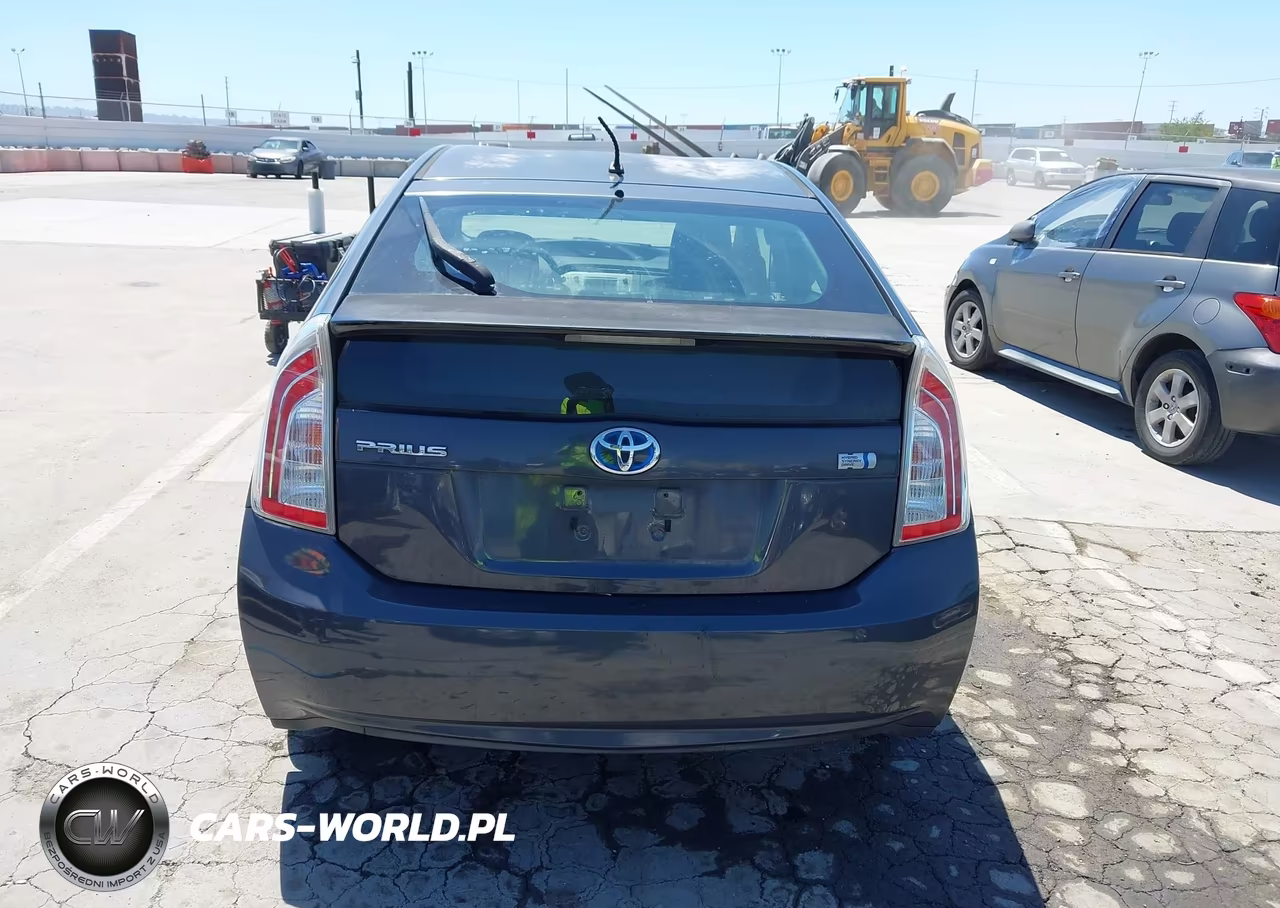 2014 Toyota Prius Two VIN:JTDKN3DU2E1742605 - 16