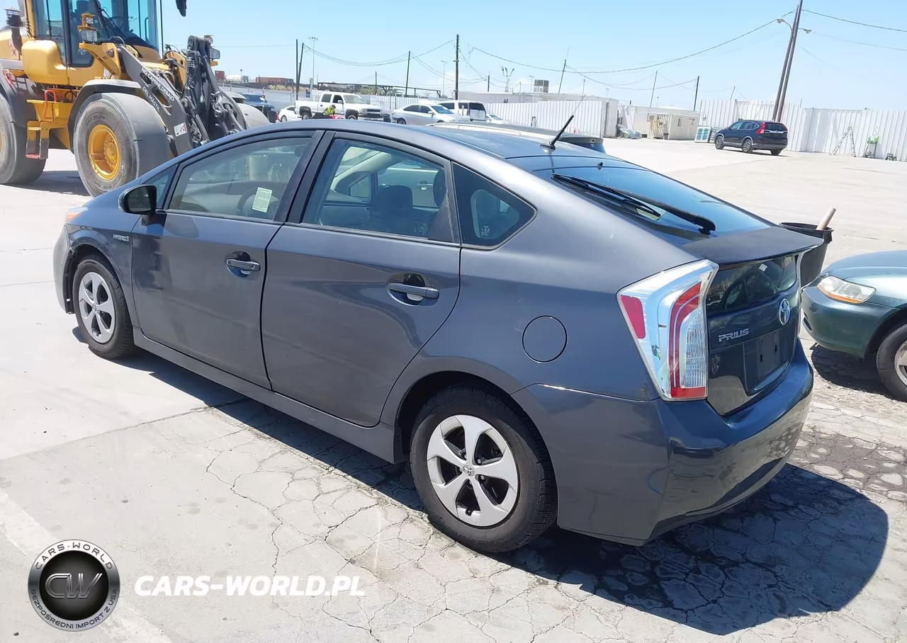 2014 Toyota Prius Two VIN:JTDKN3DU2E1742605 - 3