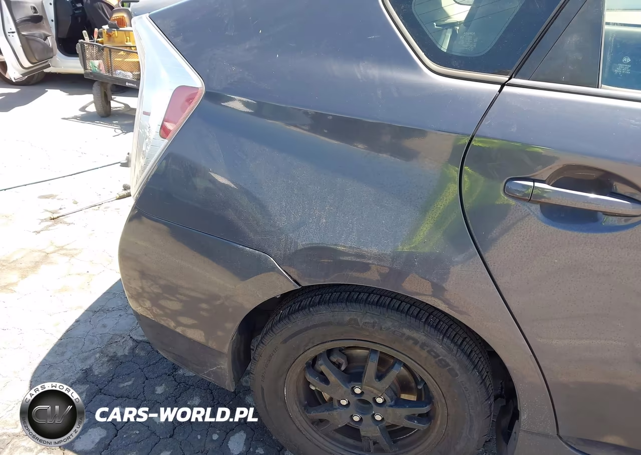2014 Toyota Prius Two VIN:JTDKN3DU2E1742605 - 6