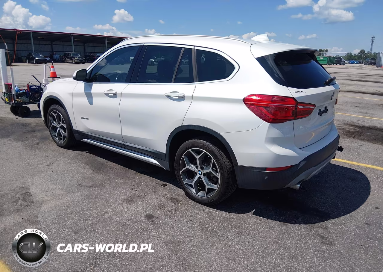 2018 BMW X1 Sdrive28I VIN:WBXHU7C3XJ5H42521 - 3