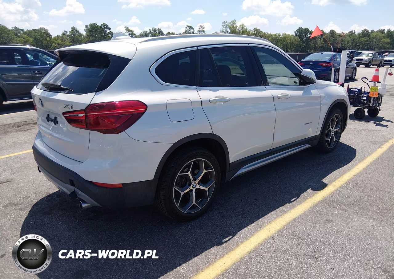 2018 BMW X1 Sdrive28I VIN:WBXHU7C3XJ5H42521 - 4