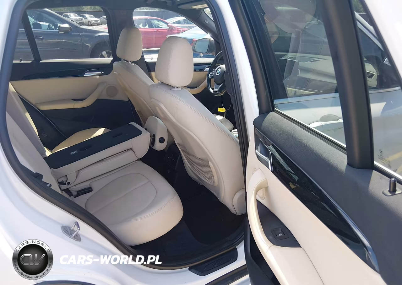 2018 BMW X1 Sdrive28I VIN:WBXHU7C3XJ5H42521 - 8