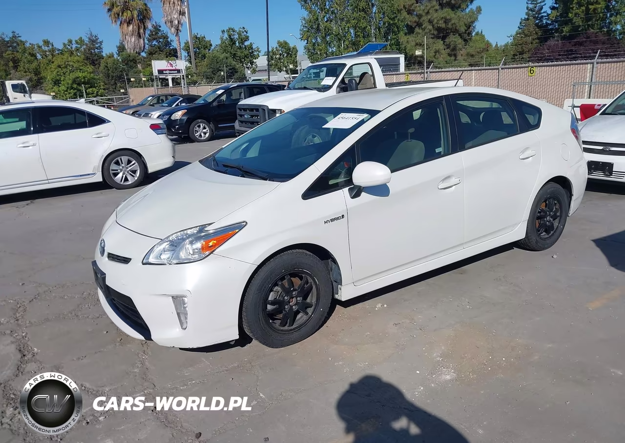 2015 Toyota Prius Two VIN:JTDKN3DU1F0470295 - 2