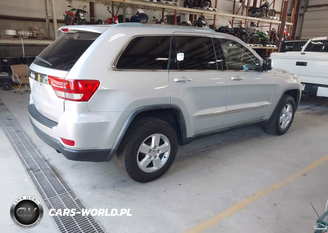 2012 Jeep Grand Cherokee Laredo VIN:1C4RJFAGXCC128915 - 4