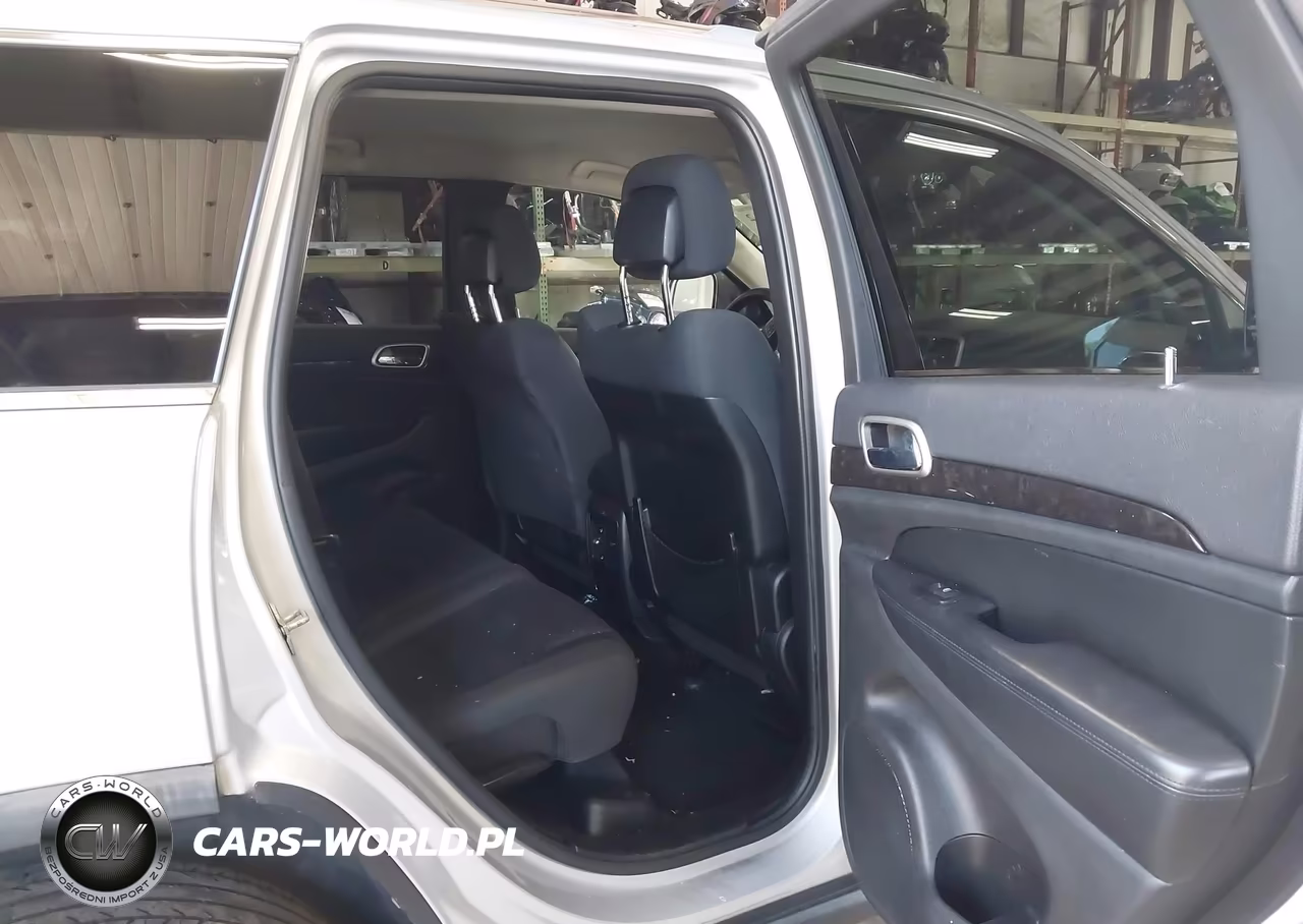2012 Jeep Grand Cherokee Laredo VIN:1C4RJFAGXCC128915 - 8