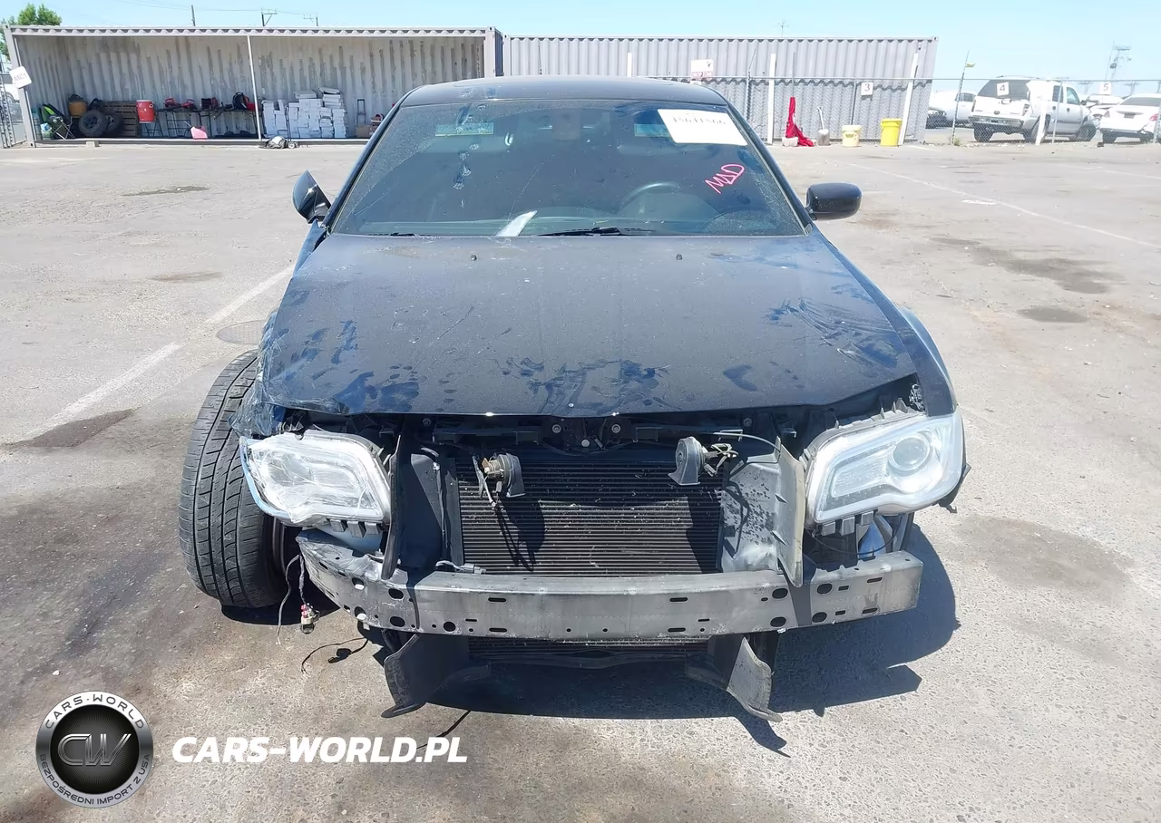 2015 Chrysler 300C Platinum VIN:2C3CCAPT5FH743627 - 13