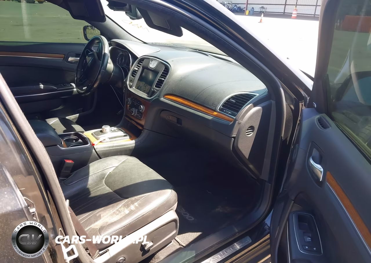 2015 Chrysler 300C Platinum VIN:2C3CCAPT5FH743627 - 5
