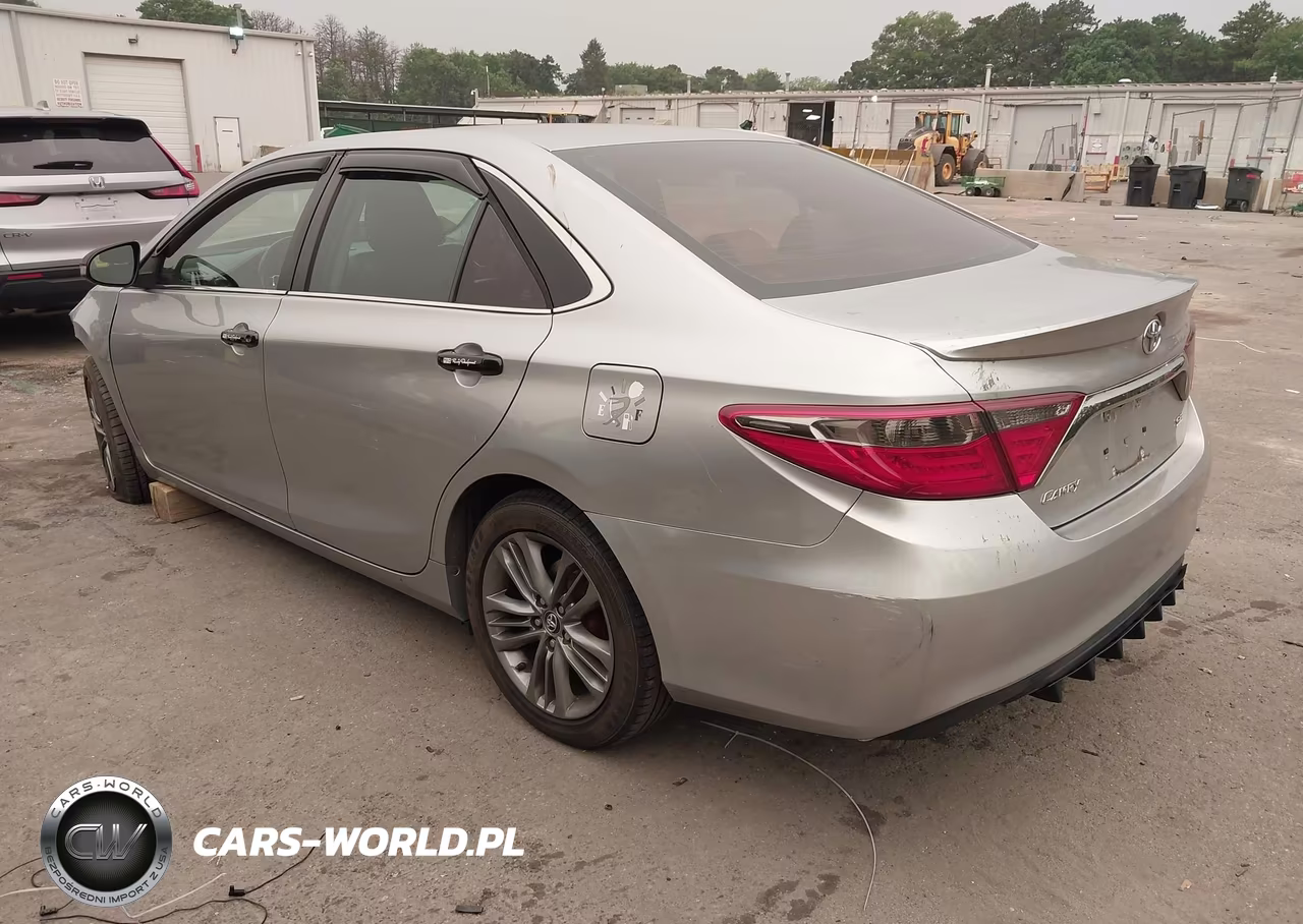 2016 Toyota Camry Se VIN:4T1BF1FK3GU240776 - 3