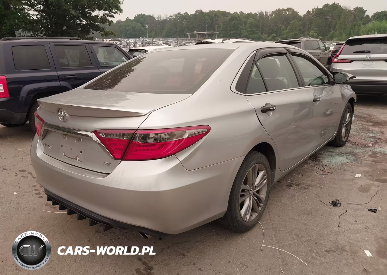 2016 Toyota Camry Se VIN:4T1BF1FK3GU240776 - 4