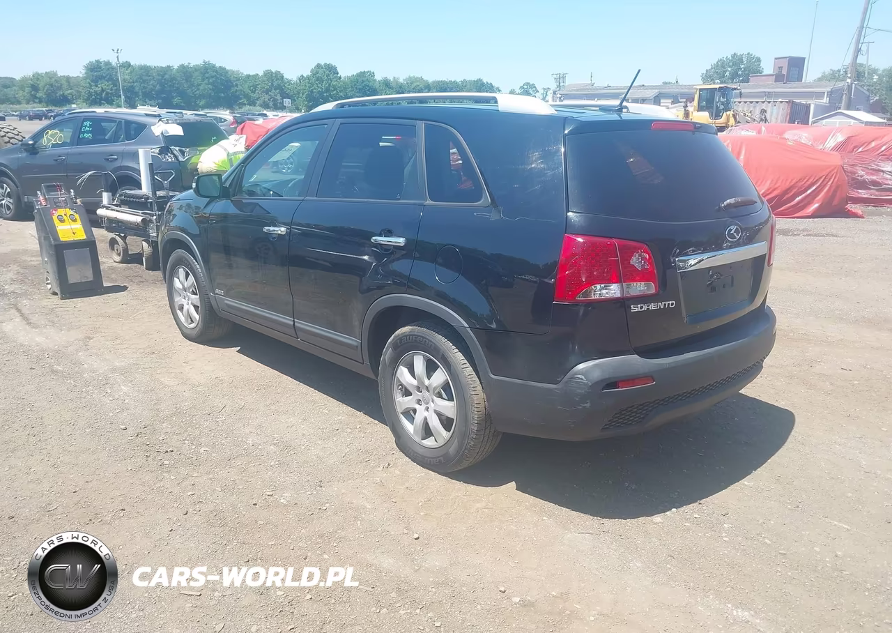 2013 Kia Sorento Lx V6 VIN:5XYKTDA23DG327600 - 3