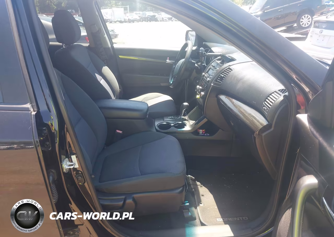 2013 Kia Sorento Lx V6 VIN:5XYKTDA23DG327600 - 5