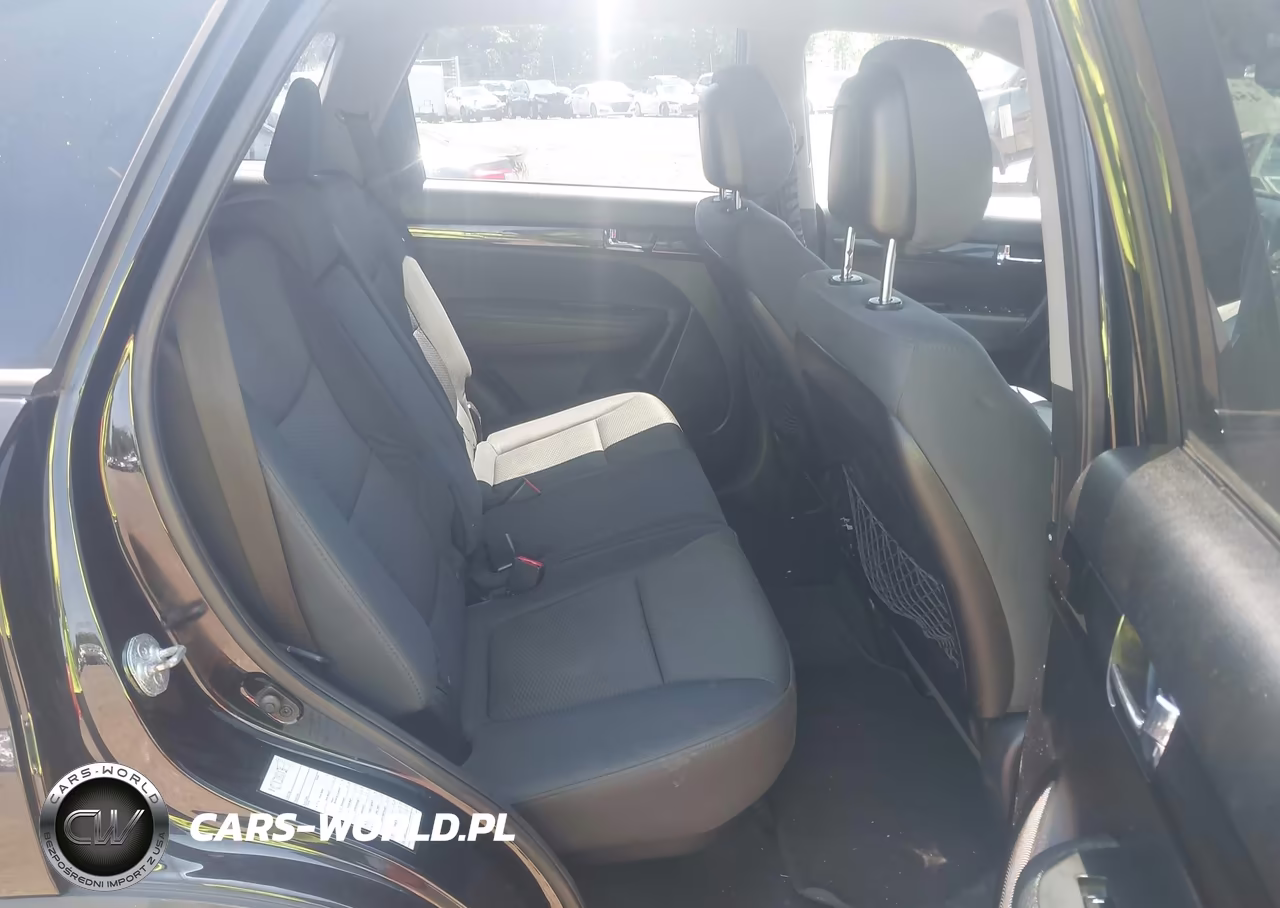 2013 Kia Sorento Lx V6 VIN:5XYKTDA23DG327600 - 8
